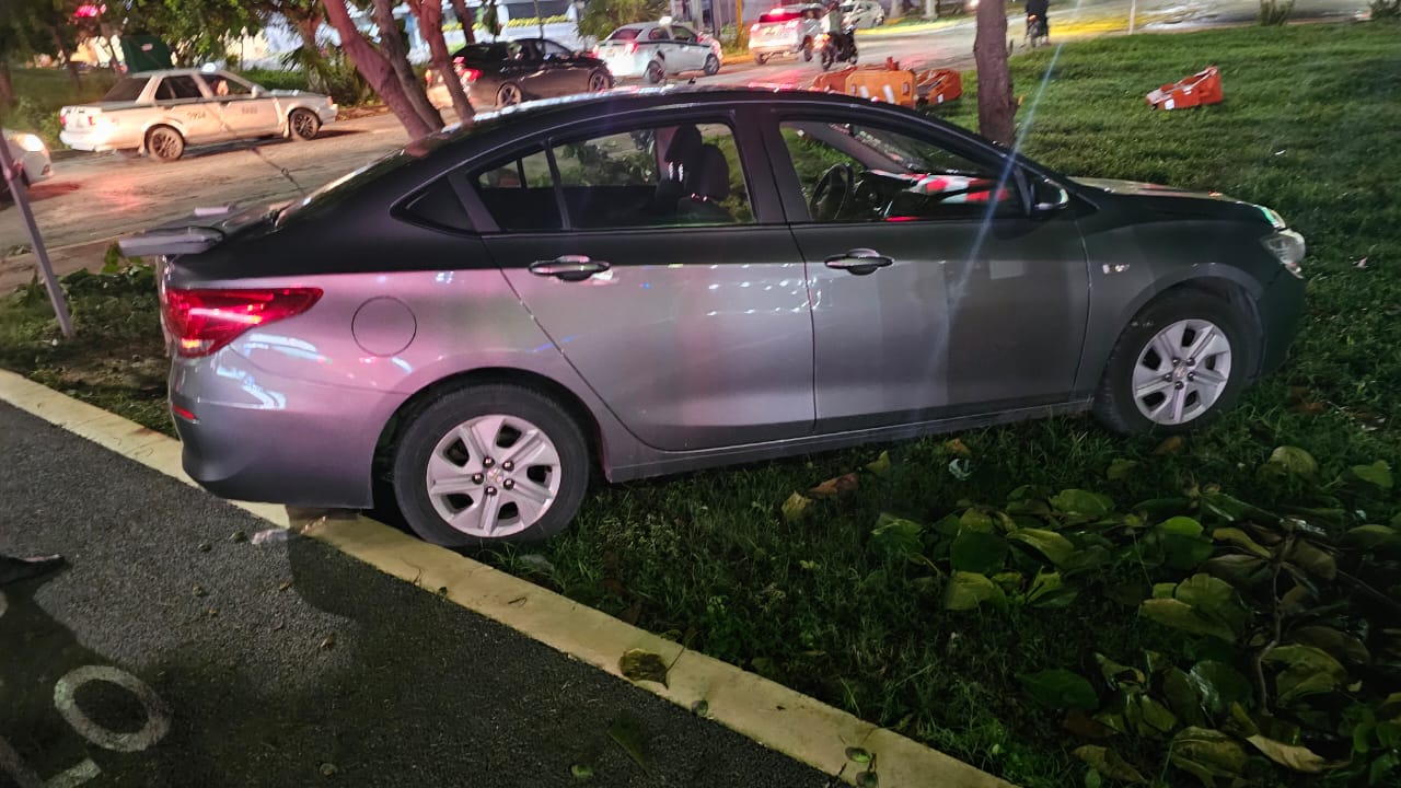 Accidente de tránsito en Cancún deja dos heridos