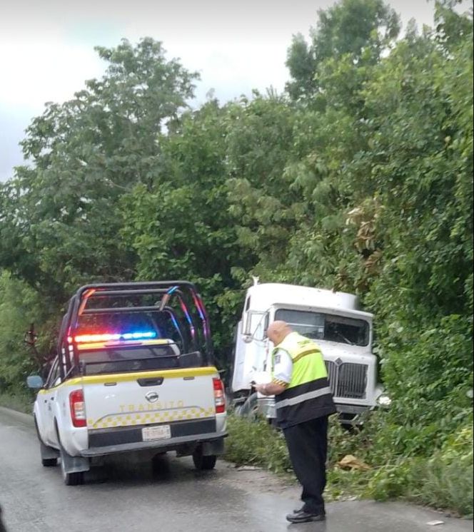 Tres accidentes viales en Cancún dejan lesionados y daños materiales